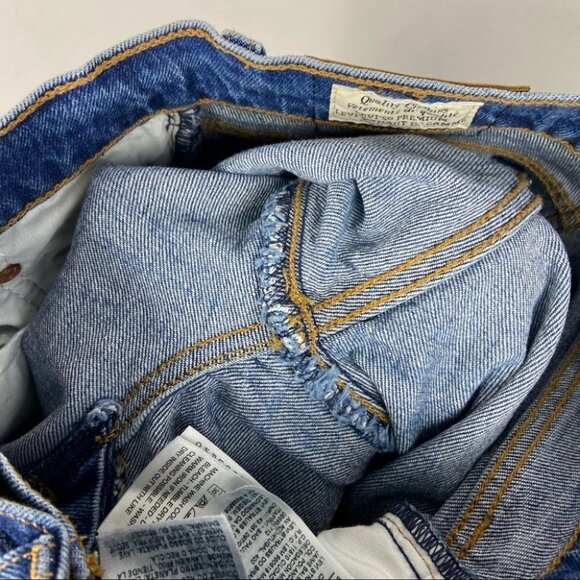Revolve Levis Wedgie Straight Jeans Love Triangle Size 24 Raw Hem Distrese Denim - Picture 10 of 11